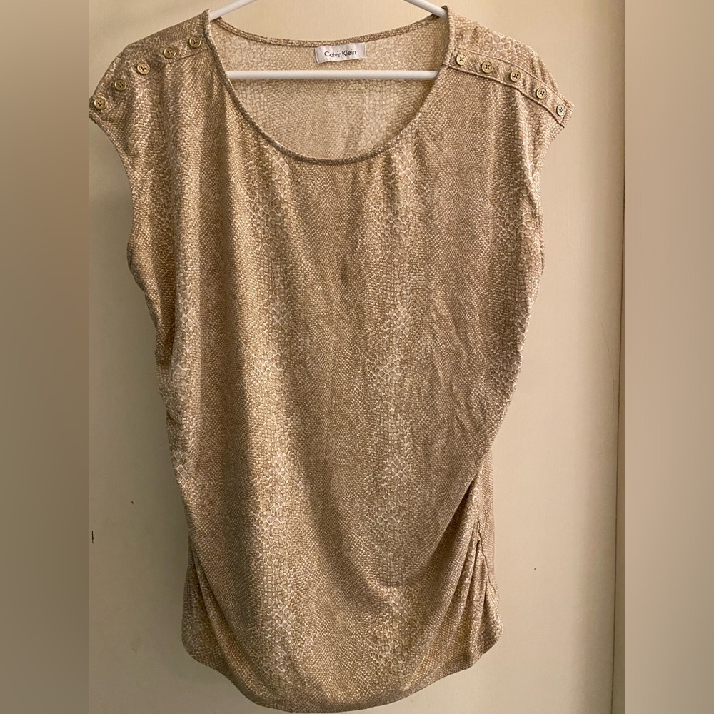 🟢 Clearance- Calvin Klein shirt - Picture 2 of 9